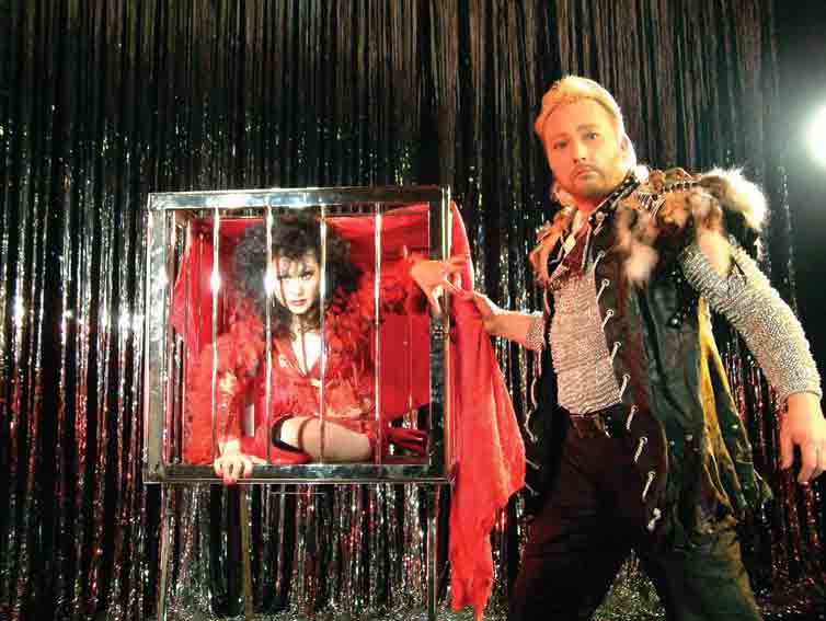 FIRE CAGE ILLUSION - HOŘÍCÍ KLEC